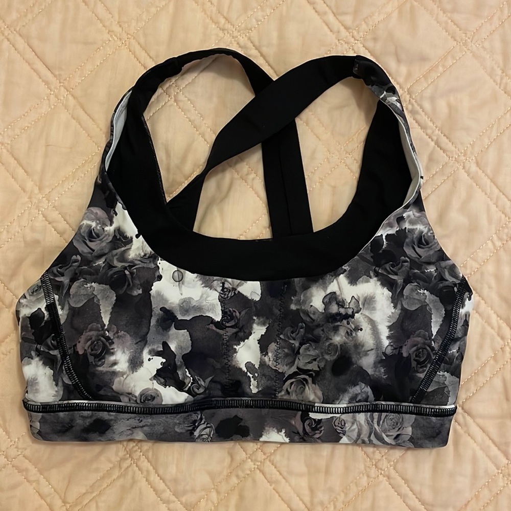 Lululemon stash bra